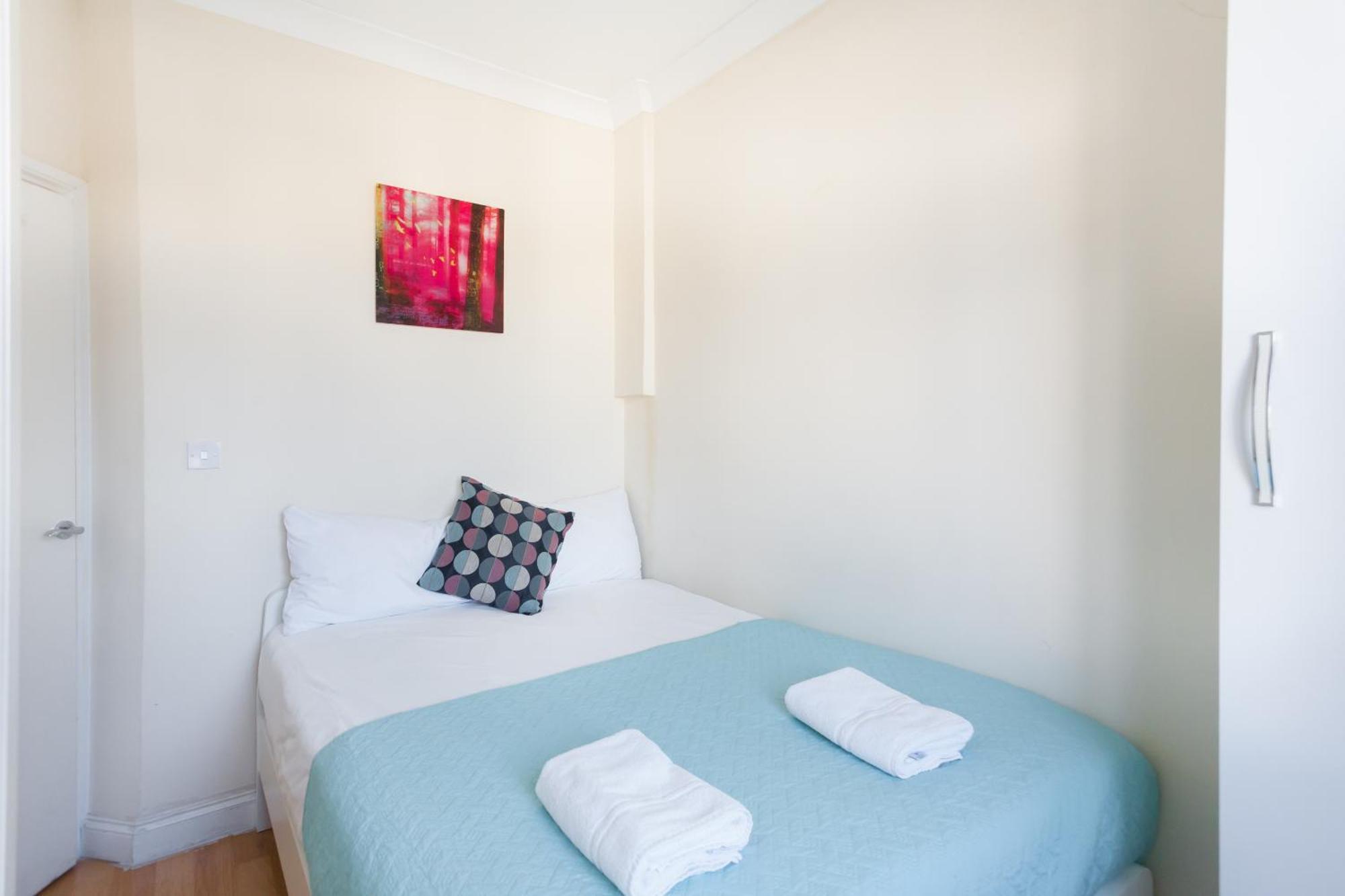 Euston Budget And Bed & Breakfast *