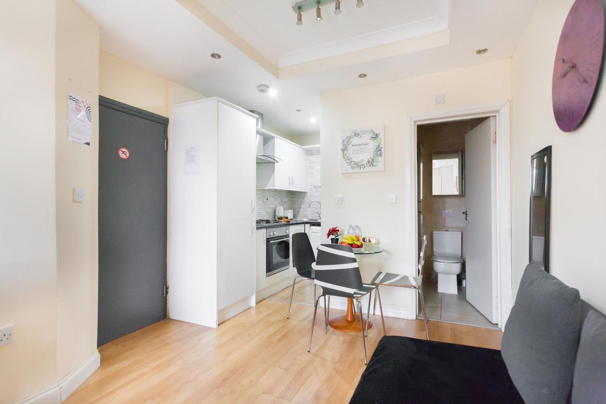 Euston Budget And Bed & Breakfast *