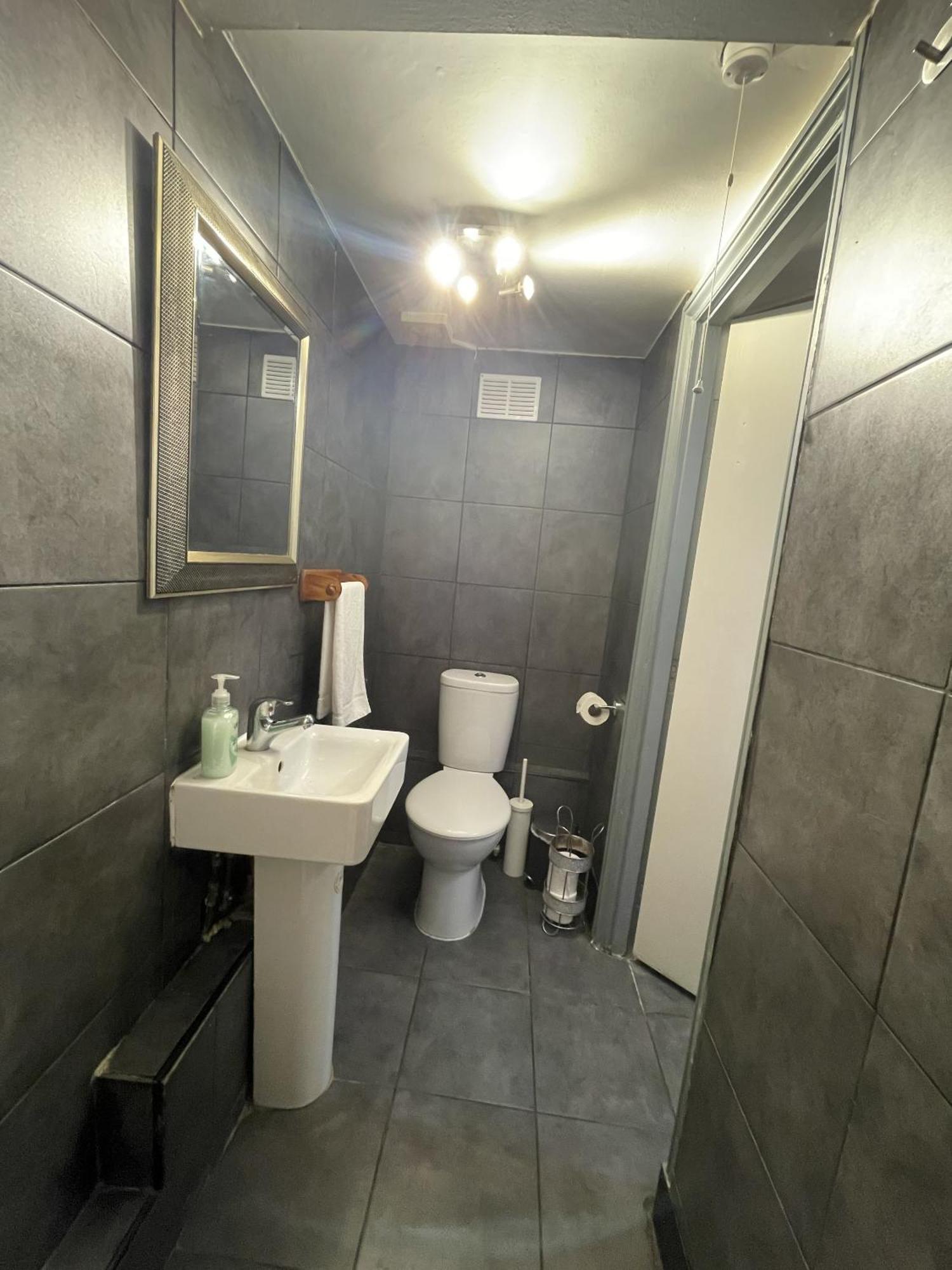Bed & Breakfast Euston Budget And *